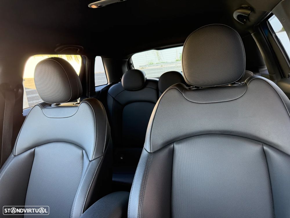 MINI 5 Portas Cooper Premium Extra Essential Auto - 9