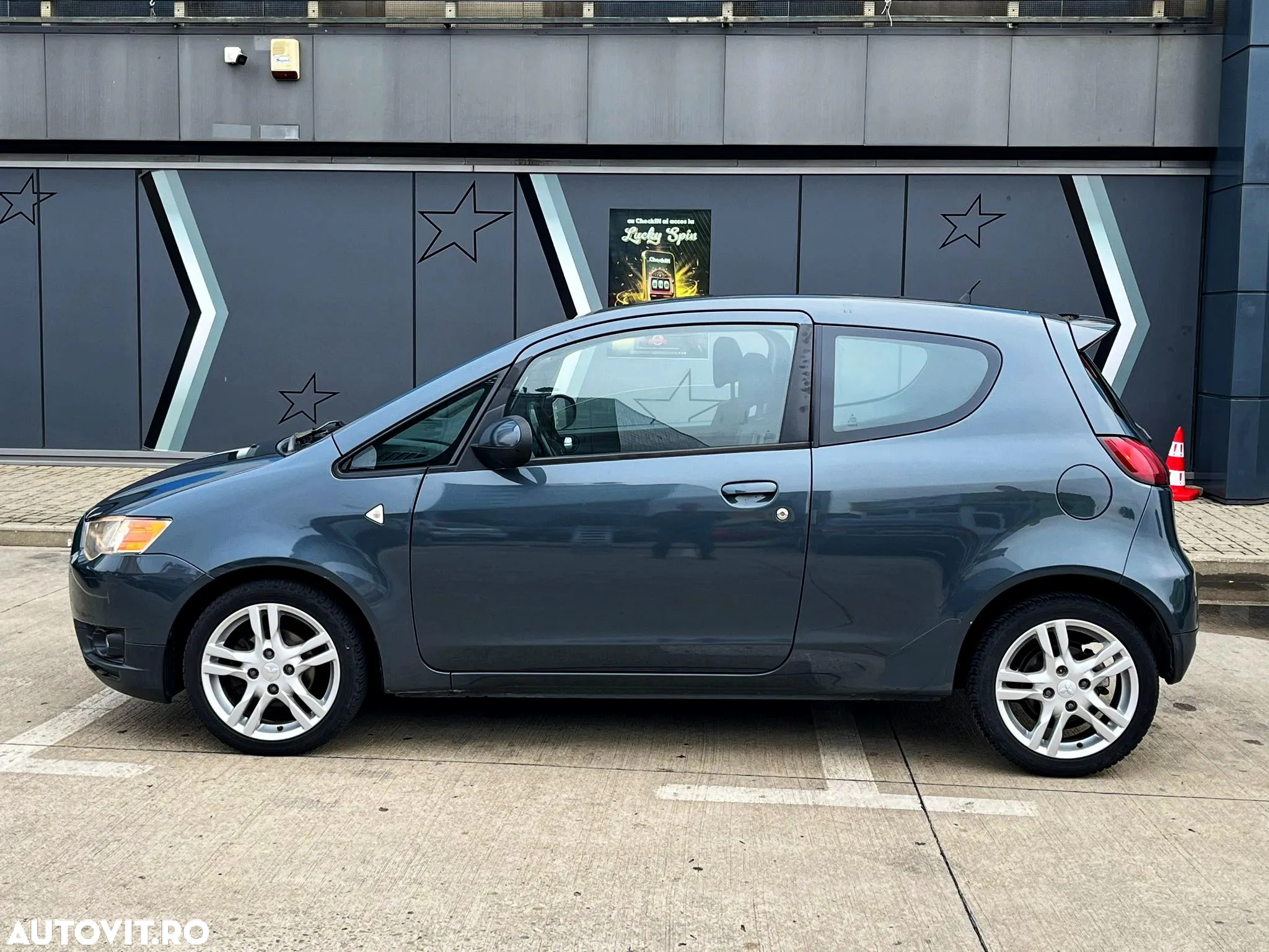 Mitsubishi Colt 1.3 Intense - 10