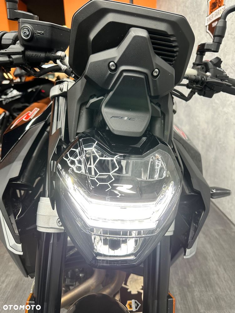 BMW F - 25