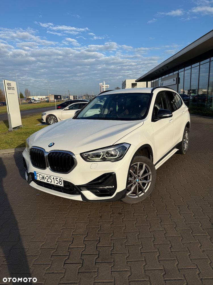 BMW X1 xDrive20i Sport Line - 1