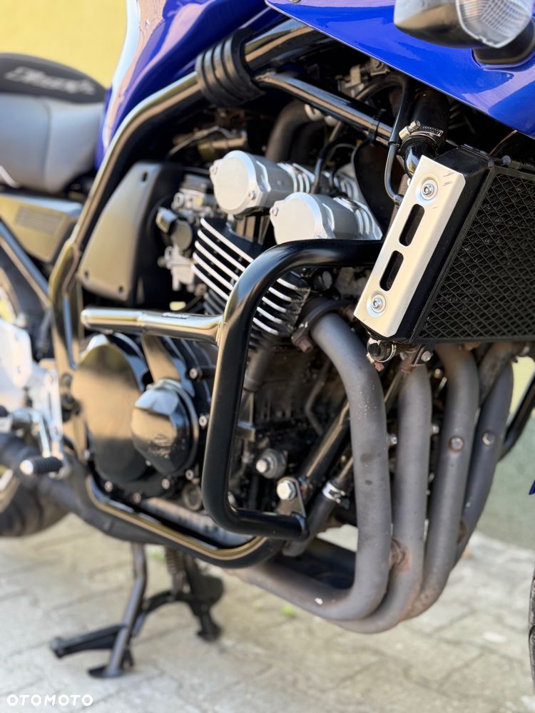 Yamaha FZS - 5