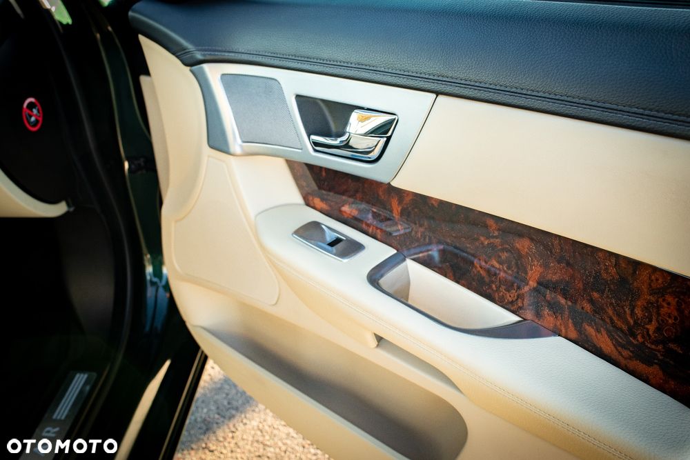 Jaguar XF - 25