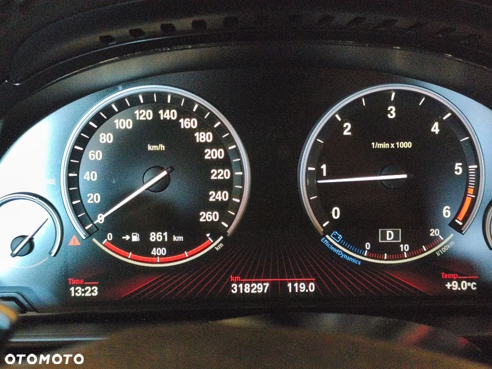 BMW Seria 5 525d xDrive Sport-Aut Luxury Line - 28