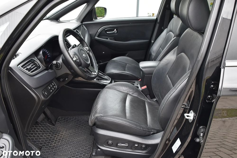 Kia Carens - 30