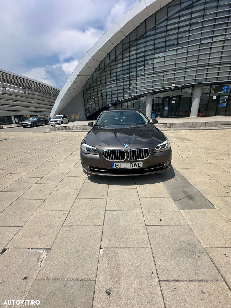 BMW Seria 5 520d Aut. Luxury Line - 15