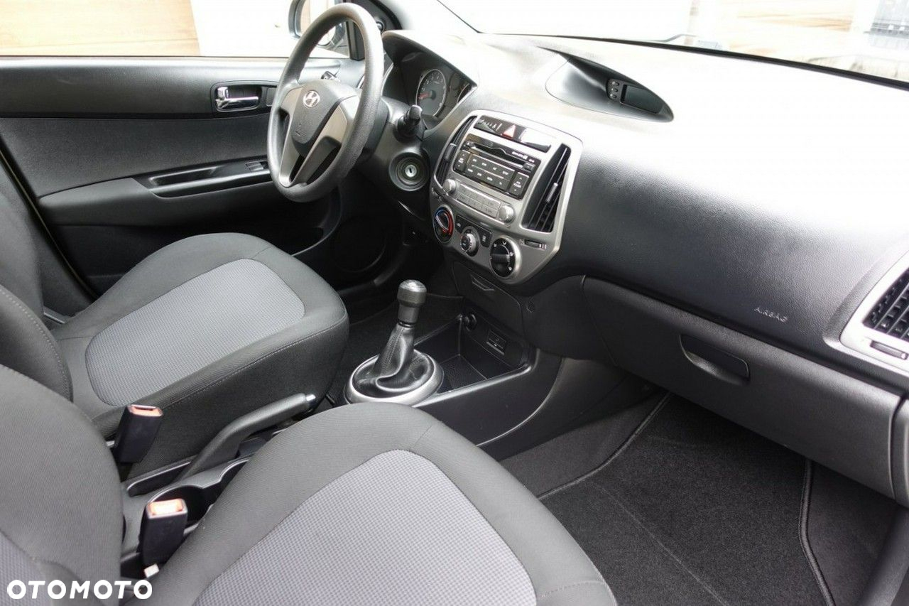 Hyundai i20 - 12