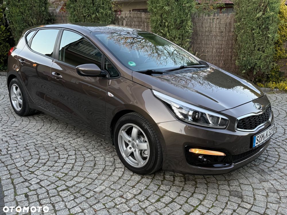Kia Ceed 1.4 CVVT Dream Team Edition - 2