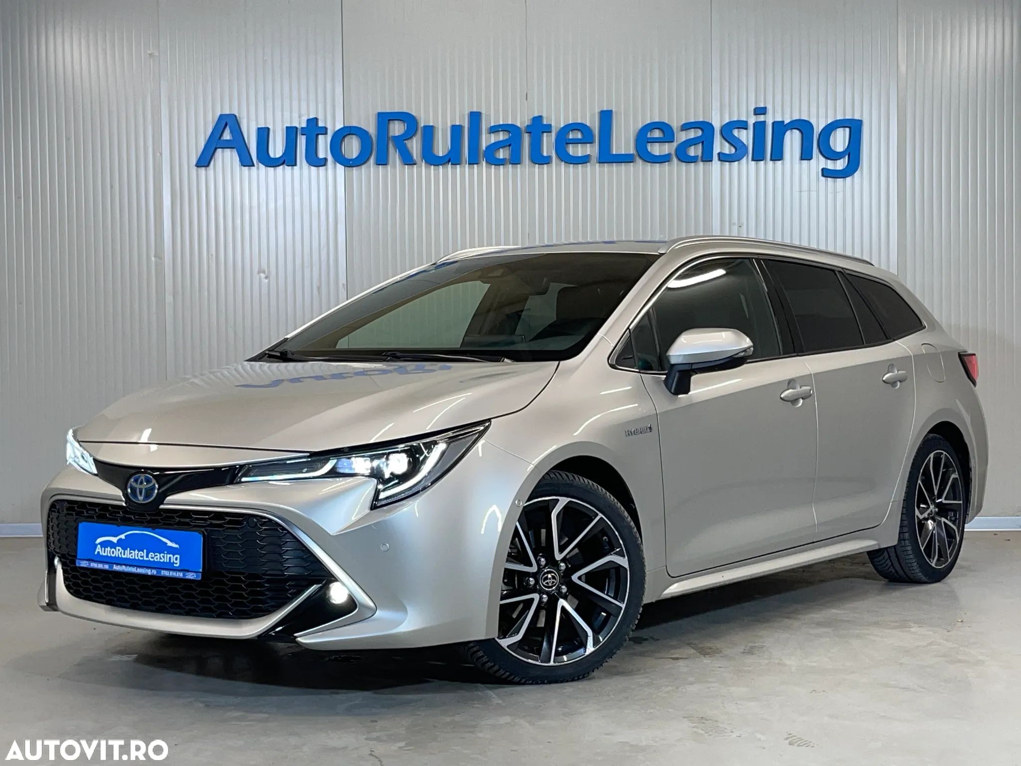 Toyota Corolla 2.0 Hybrid Lounge - 1