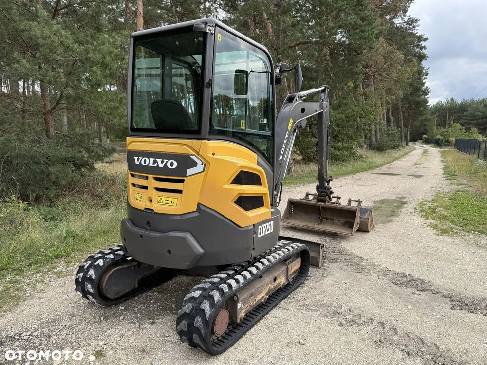 Volvo ECR25D - 12