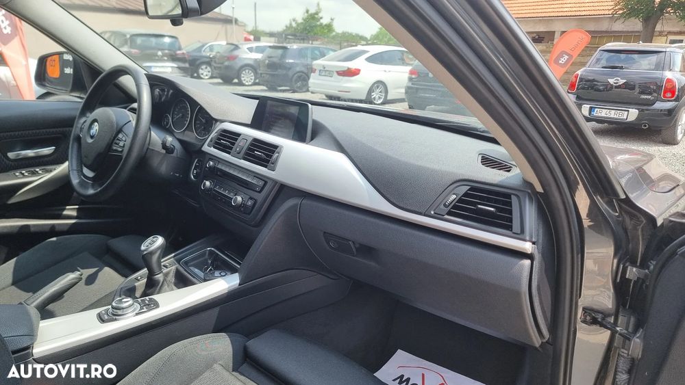 BMW Seria 3 318d Sport Line - 16