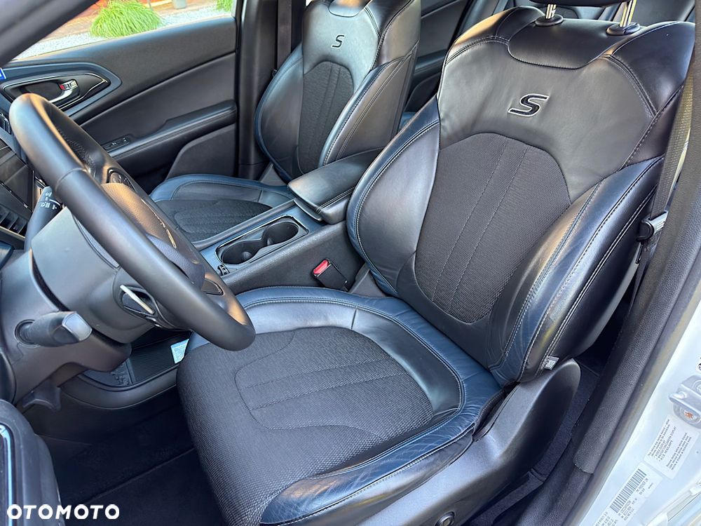 Chrysler 200 - 14