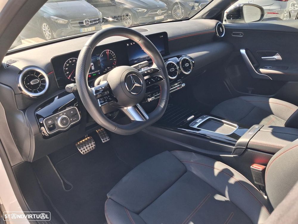 Mercedes-Benz A 250 e AMG Line - 10
