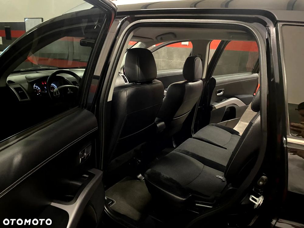 Mitsubishi Outlander 2.0 Intense 2WD - 17