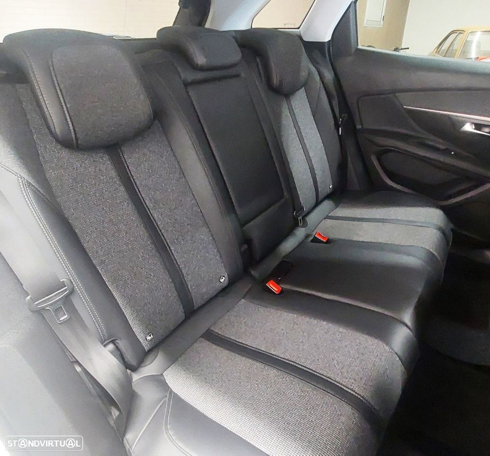 Peugeot 3008 1.2 PureTech Allure - 15