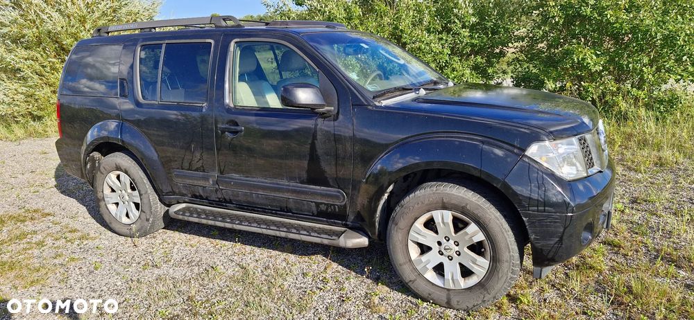 Nissan Pathfinder - 2