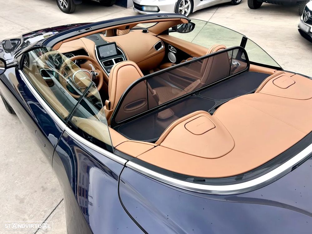 Aston Martin DB11 Coupé V8 Auto - 36