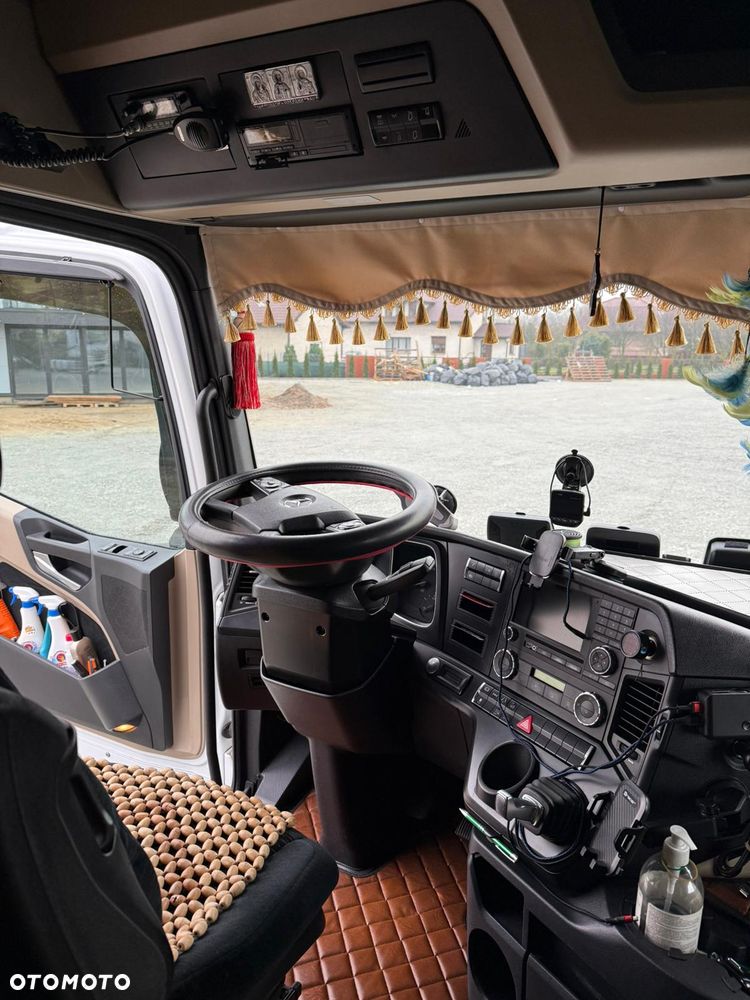 Mercedes-Benz Actros - 5