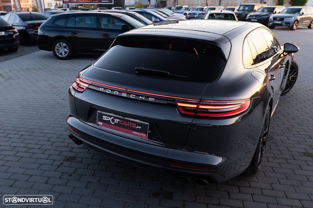 Porsche Panamera Sport Turismo 4 E-Hybrid - 11