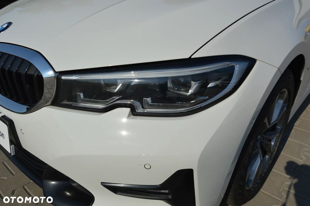 BMW Seria 3 318d MHEV M Sport - 4