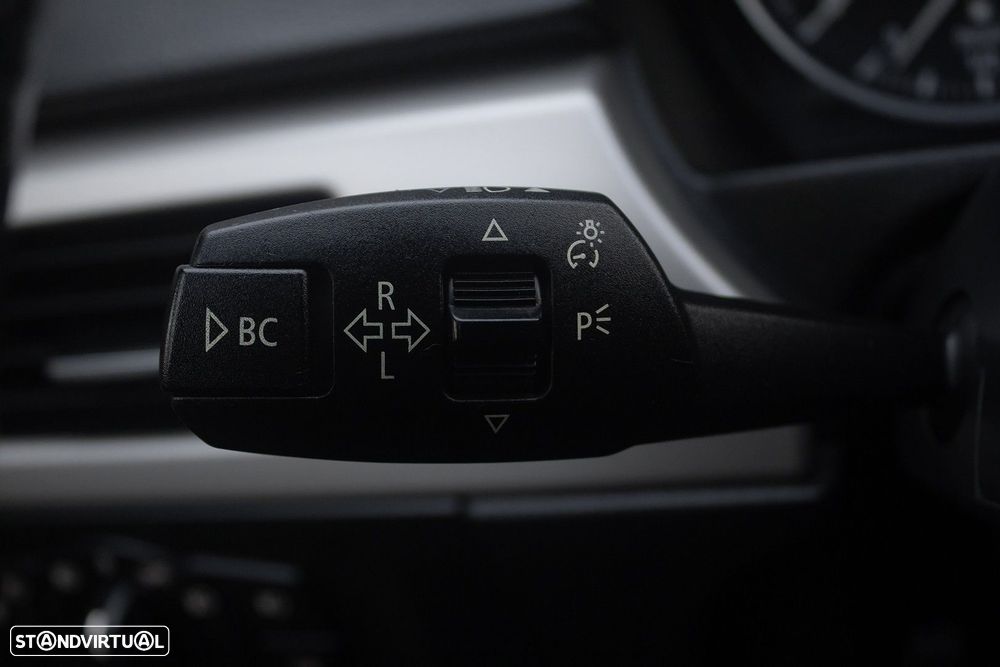 BMW 318 d Touring - 14