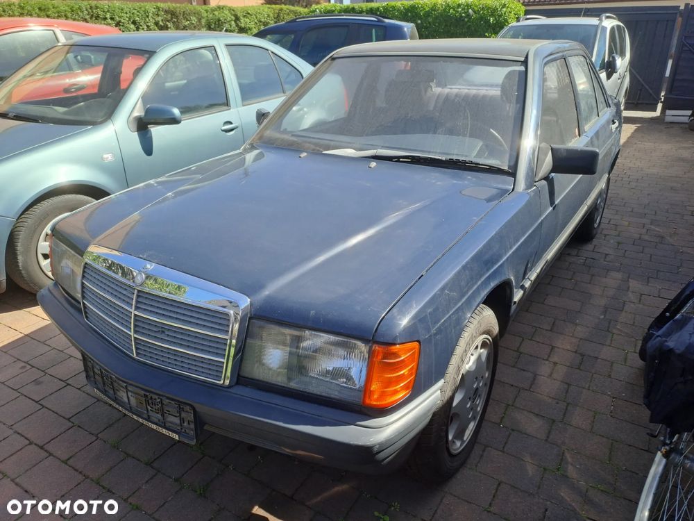 Mercedes-Benz W201 (190) - 2
