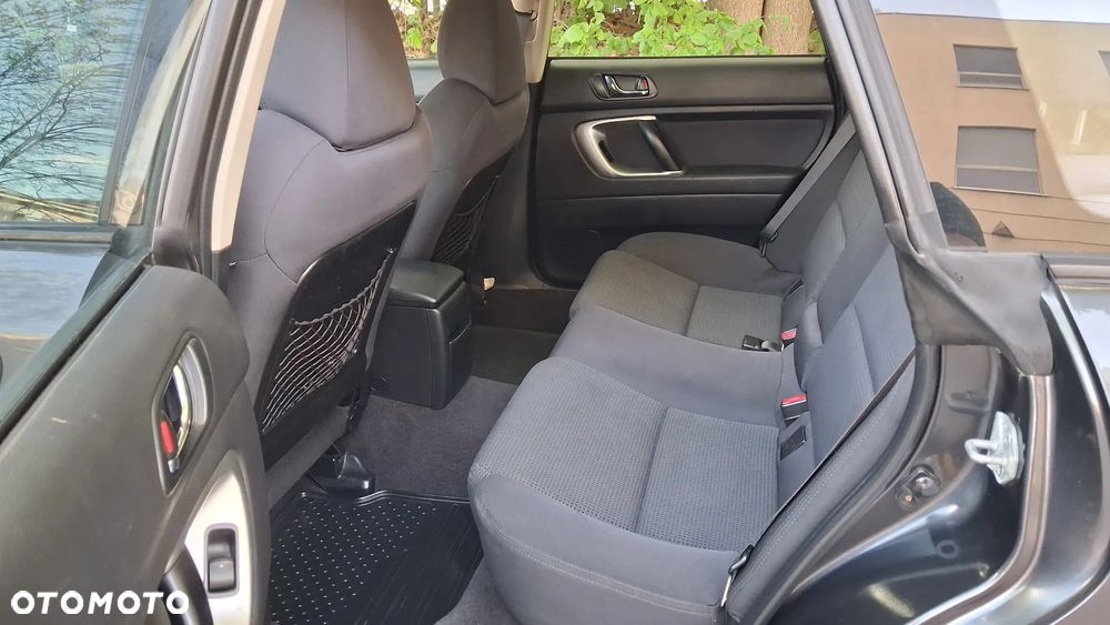 Subaru Legacy - 9