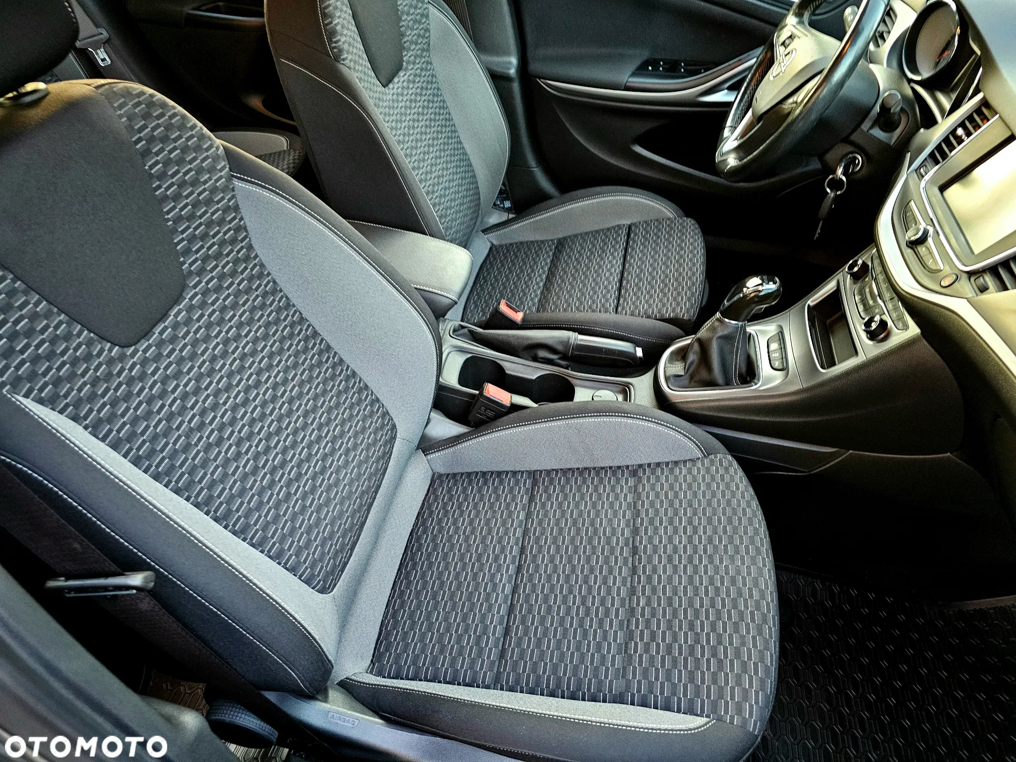 Opel Astra V 1.2 T Elegance S&S - 15
