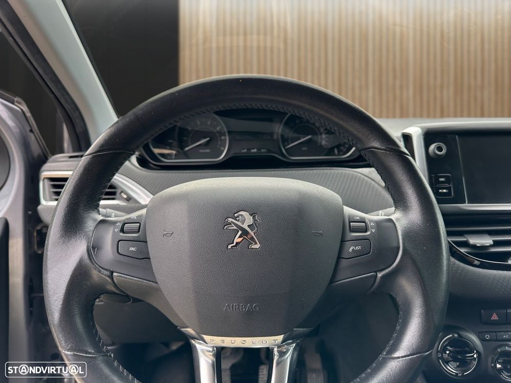 Peugeot 2008 1.2 PureTech Style - 11