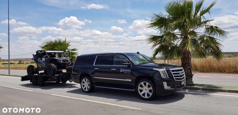 Cadillac Escalade - 16