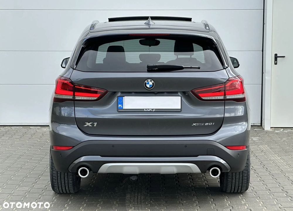 BMW X1 xDrive20i xLine sport - 6