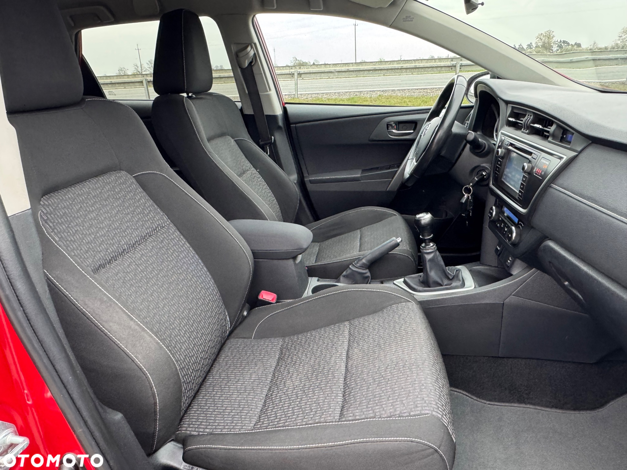 Toyota Auris 1.33 Dual-VVT-i Touring Sports Edition - 21
