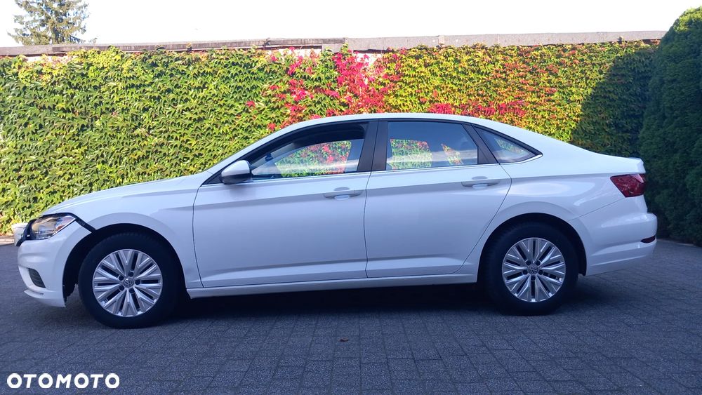 Volkswagen Jetta - 3