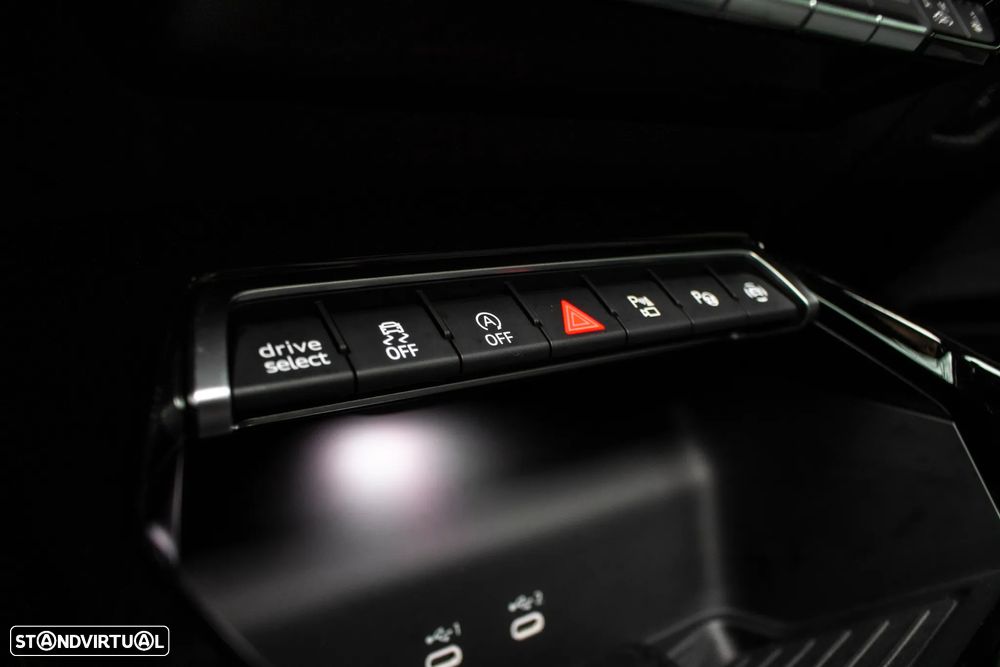 Audi RS3 Sportback 2.5 TFSI quattro S tronic - 28