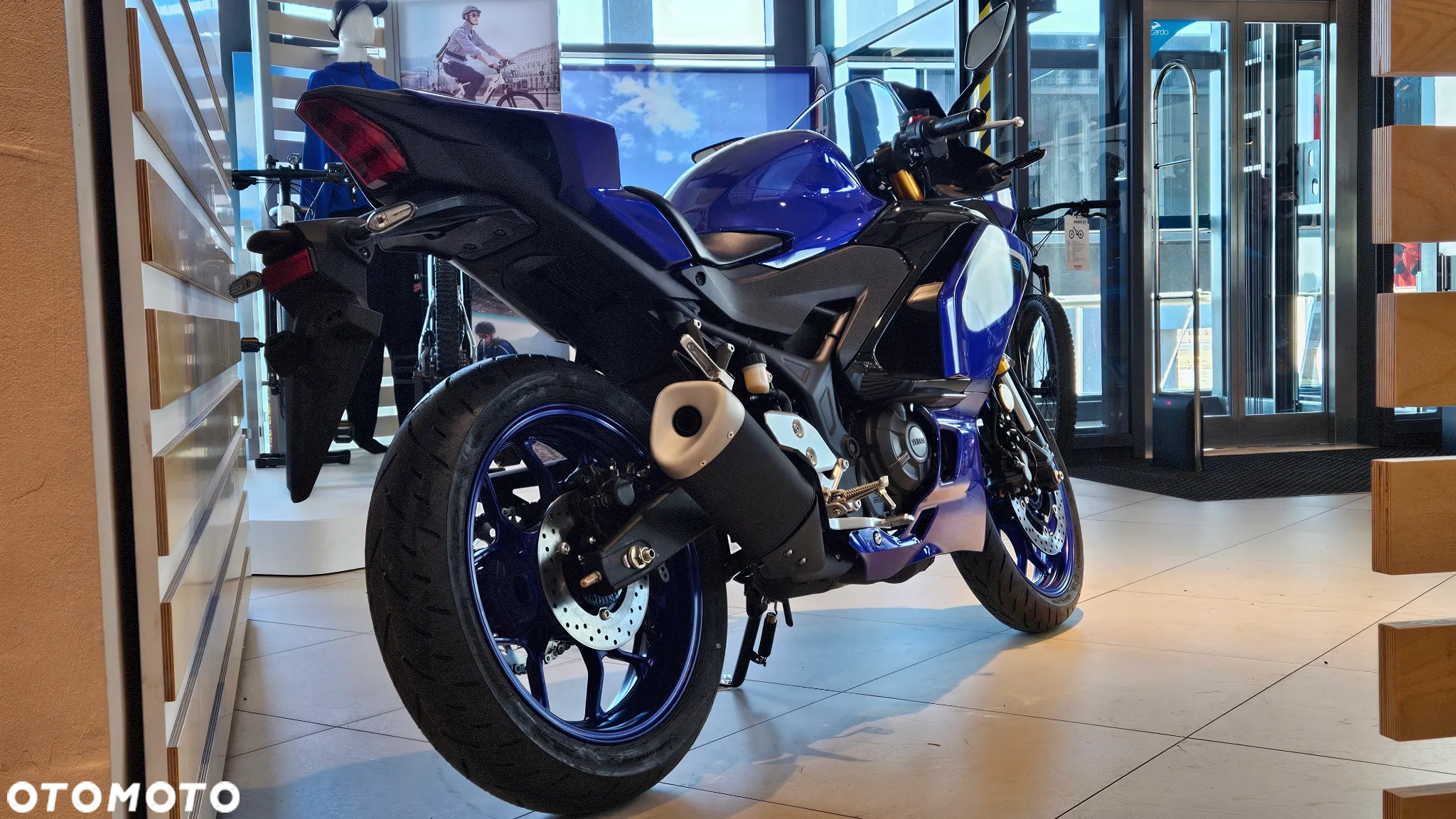 Yamaha R3 - 3