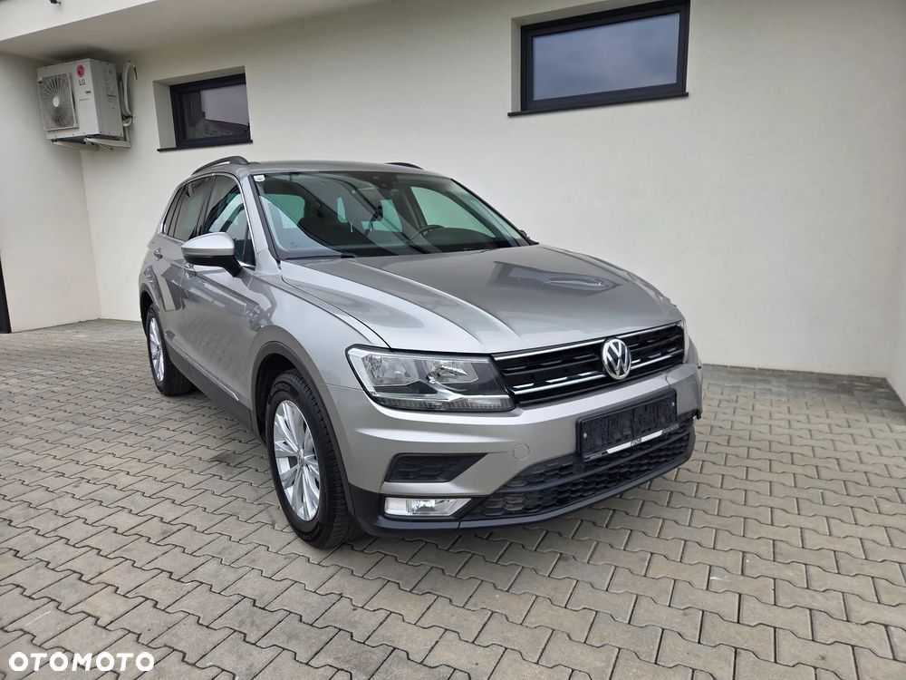 Volkswagen Tiguan - 1