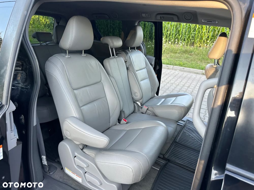 Toyota Sienna - 10