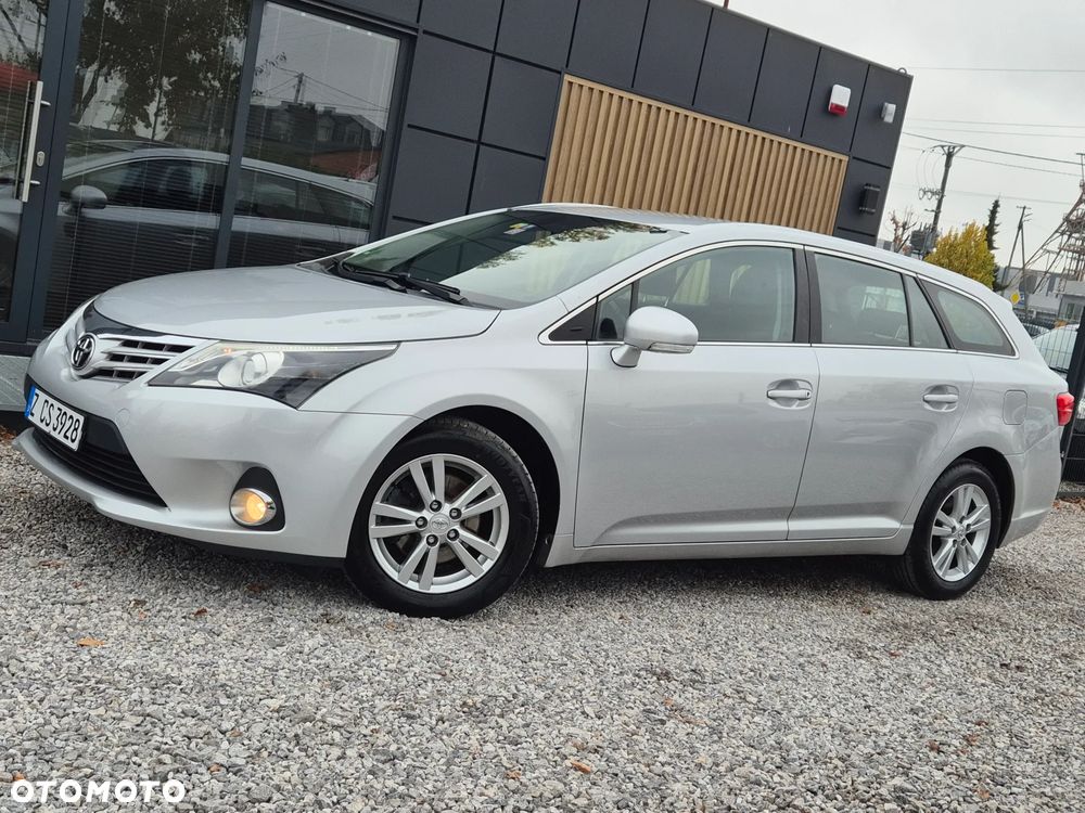 Toyota Avensis Touring Sports 1.8 Comfort - 4