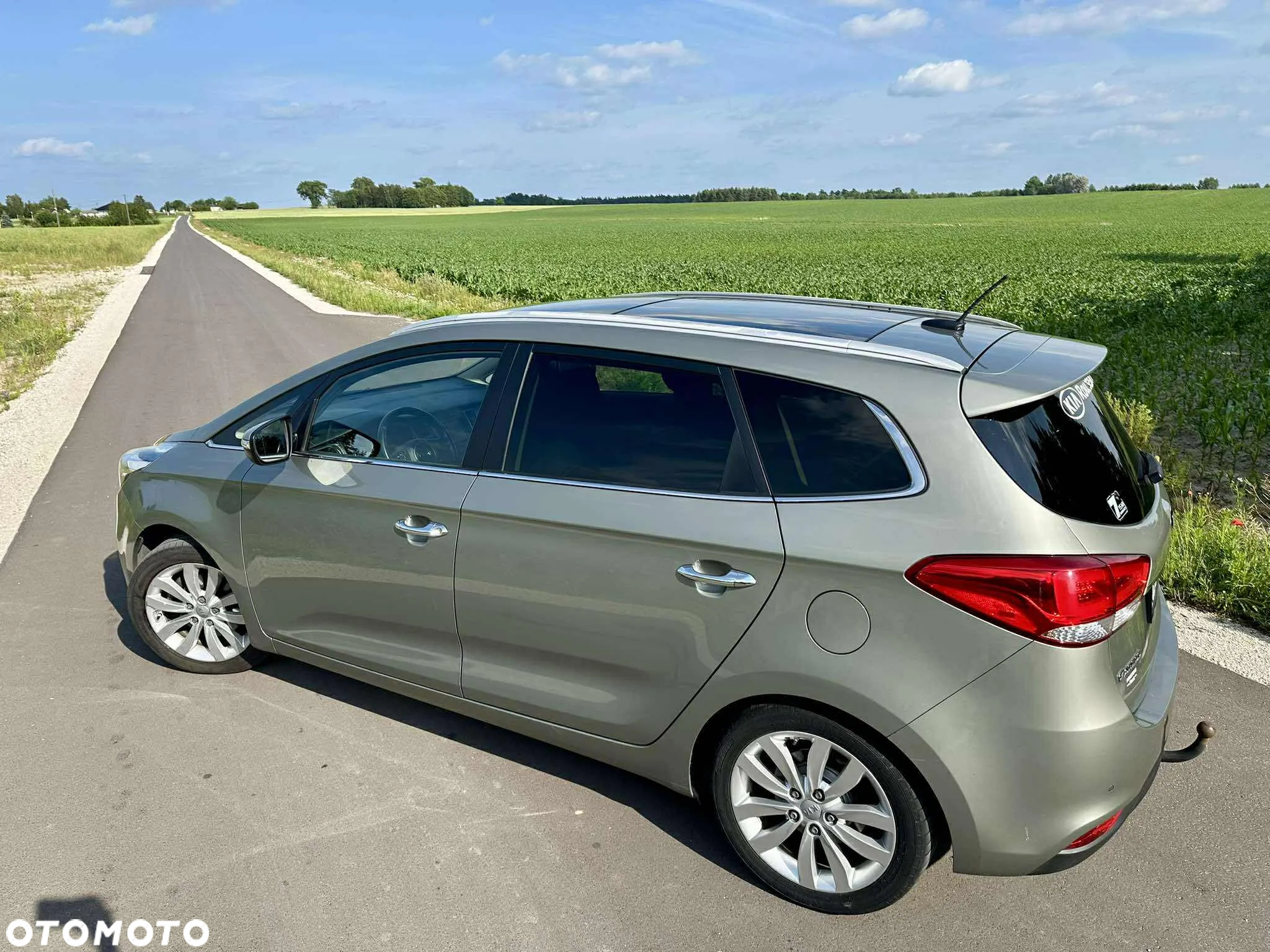 Kia Carens - 17