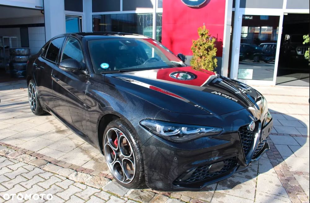 Alfa Romeo Giulia 2.0 Turbo Competizione Q4 - 1