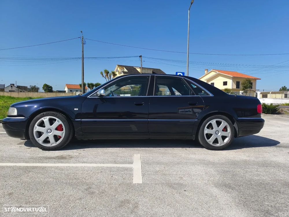 Audi S8 - 1