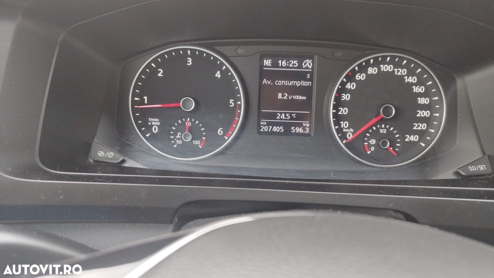 Volkswagen Caravelle - 24