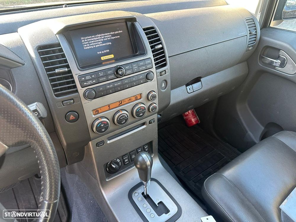 Nissan Pathfinder 2.5 dCi Aut. SE - 11