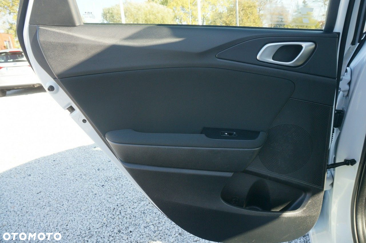 Kia Ceed - 23