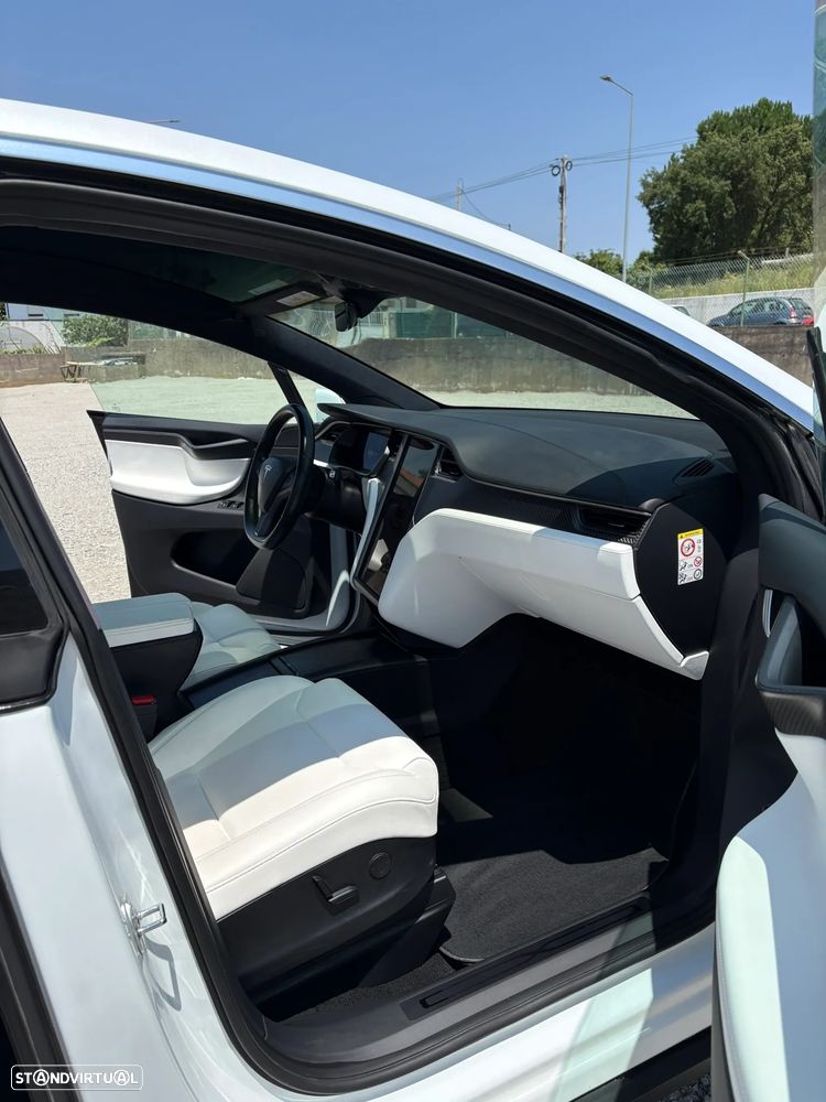 Tesla Model X 100D - 12