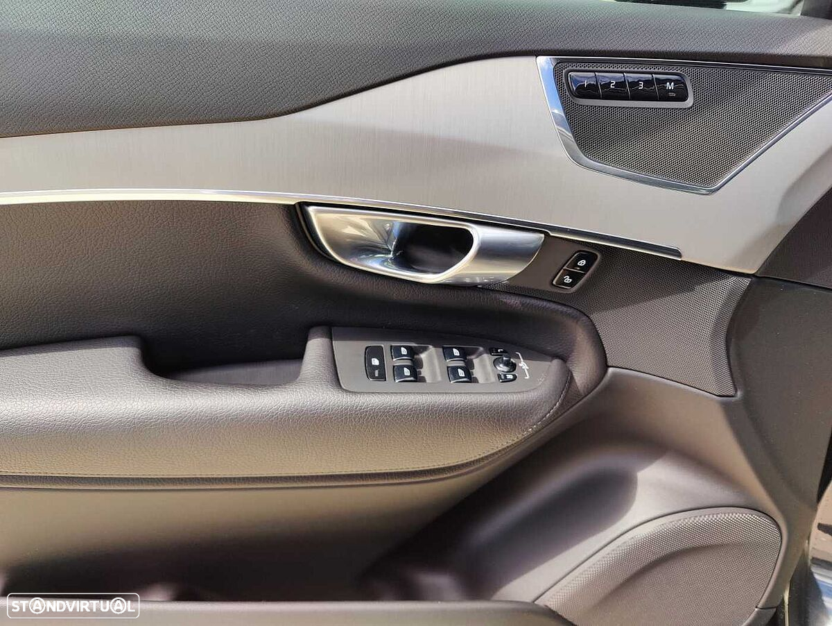 Volvo XC 90 - 9
