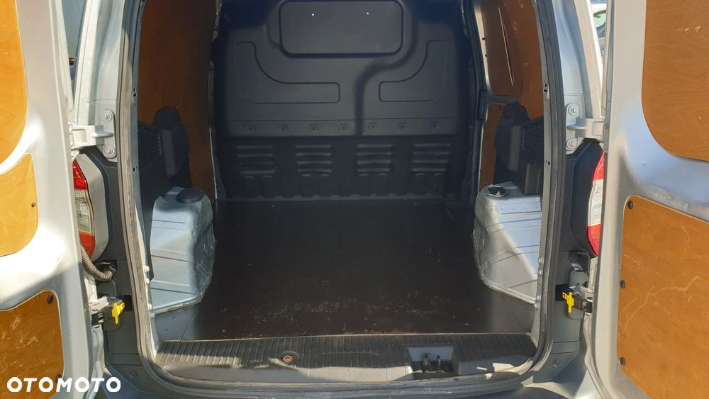 Ford transit courier - 9