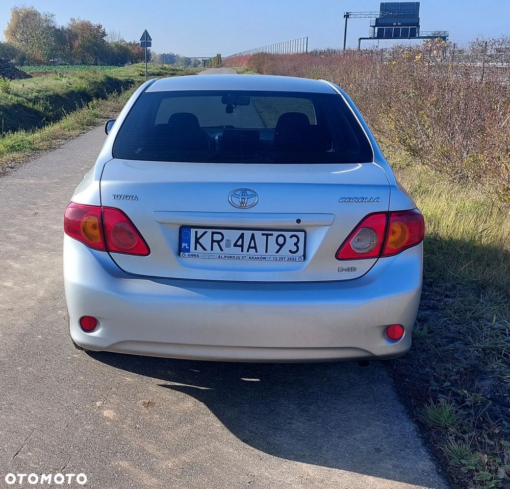 Toyota Corolla - 4