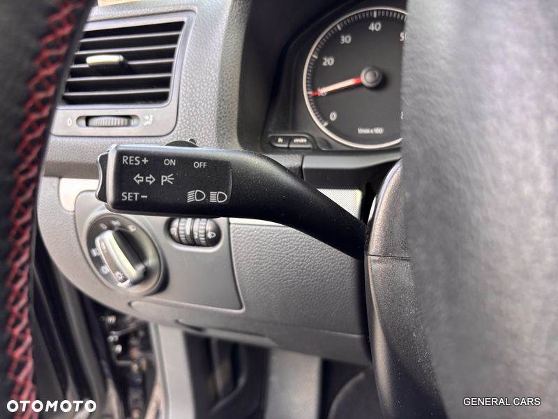 Volkswagen Golf 1.6 Comfortline - 29