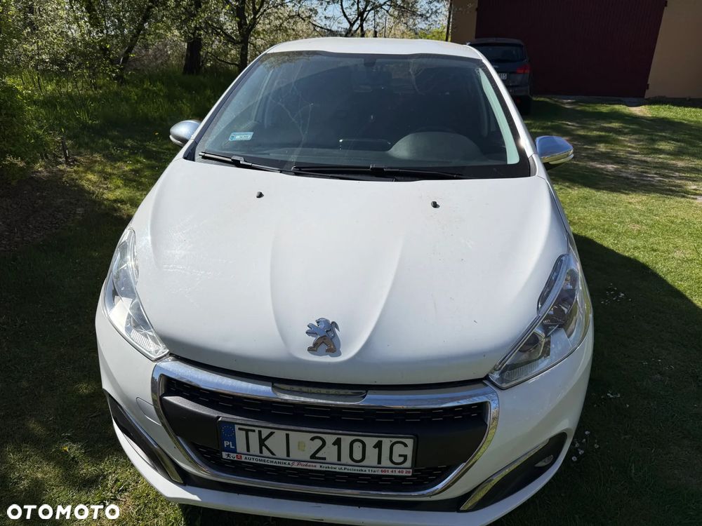 Peugeot 208 - 1
