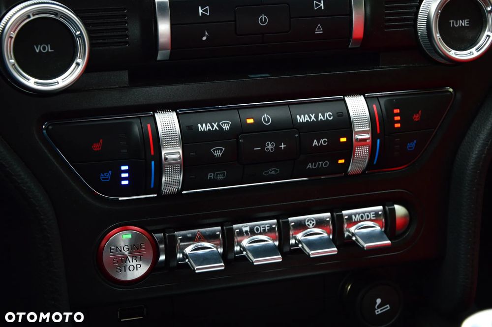 Ford Mustang - 26